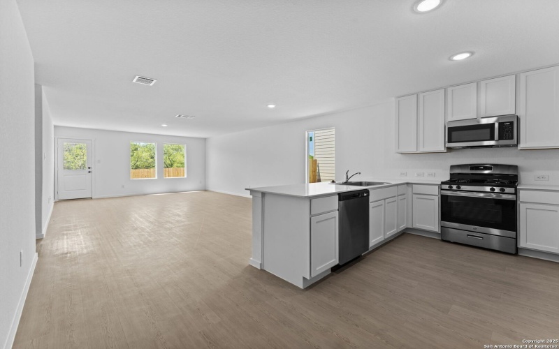 109 Autumn Trail, Floresville, TX 78114, 3 Bedrooms Bedrooms, ,2 BathroomsBathrooms,Residential,For Sale,109 Autumn Trail,0,1896378