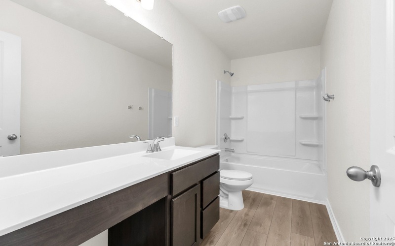 9406 GRIFFITH RUN, Converse, TX 78109, 3 Habitaciones Habitaciones , ,2 BañosBaños,Residential,En Venta,9406 GRIFFITH RUN,0,1911472