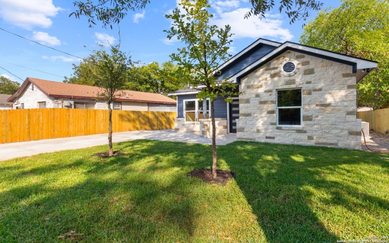 618 S San Gabriel, San Antonio, TX 78237, 3 Bedrooms Bedrooms, ,2 BathroomsBathrooms,Residential,For Sale,618 S San Gabriel,0,1912287
