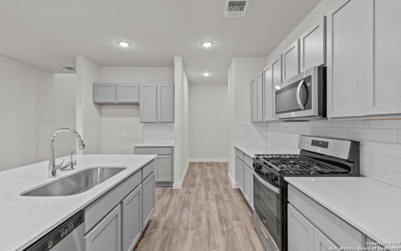 9018 Sand Dune Vis, San Antonio, TX 78222, 4 Bedrooms Bedrooms, ,2 BathroomsBathrooms,Residential,For Sale,9018 Sand Dune Vis,0,1914562