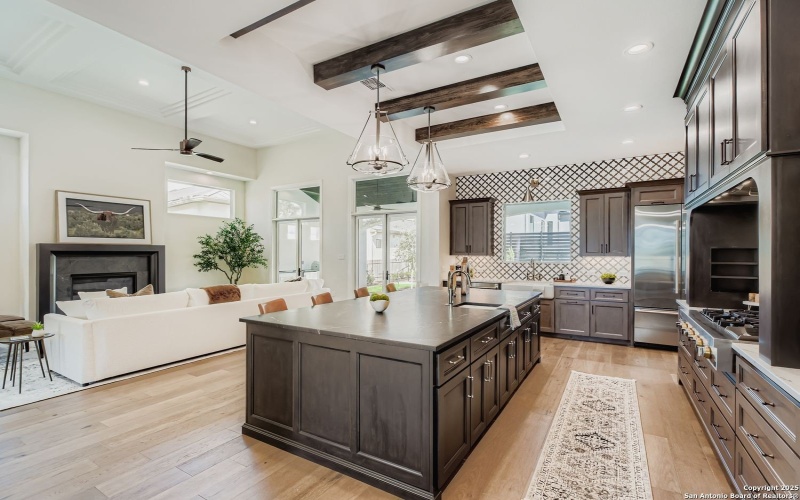 6907 Bluff Run, San Antonio, TX 78257, 4 Habitaciones Habitaciones , ,5 BañosBaños,Residential,En Venta,6907 Bluff Run,0,1918144