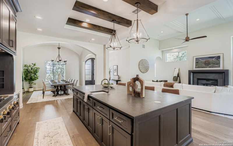 6907 Bluff Run, San Antonio, TX 78257, 4 Habitaciones Habitaciones , ,5 BañosBaños,Residential,En Venta,6907 Bluff Run,0,1918144