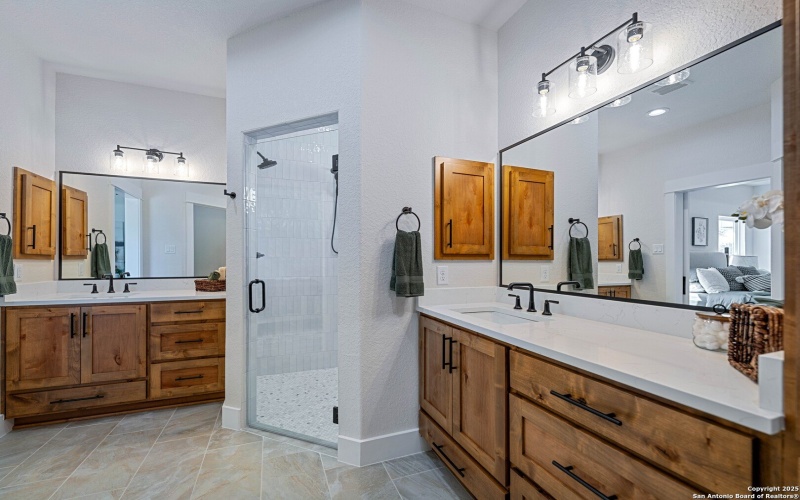 156 Firewheel Loop, Floresville, TX 78114, 4 Habitaciones Habitaciones , ,3 BañosBaños,Residential,En Venta,156 Firewheel Loop,0,1913638