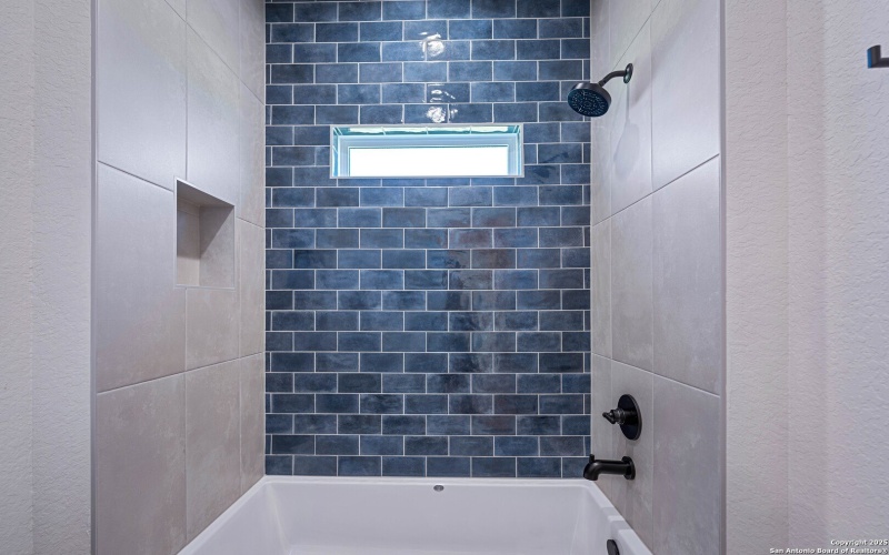 156 Firewheel Loop, Floresville, TX 78114, 4 Habitaciones Habitaciones , ,3 BañosBaños,Residential,En Venta,156 Firewheel Loop,0,1913638