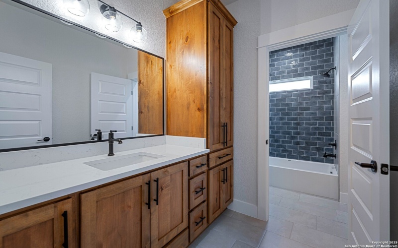 156 Firewheel Loop, Floresville, TX 78114, 4 Habitaciones Habitaciones , ,3 BañosBaños,Residential,En Venta,156 Firewheel Loop,0,1913638