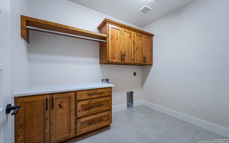 156 Firewheel Loop, Floresville, TX 78114, 4 Habitaciones Habitaciones , ,3 BañosBaños,Residential,En Venta,156 Firewheel Loop,0,1913638