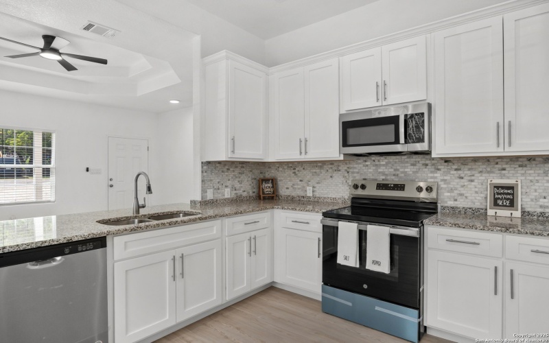 1032 Blueridge Dr, Canyon Lake, TX 78133, 3 Bedrooms Bedrooms, ,2 BathroomsBathrooms,Residential,For Sale,1032 Blueridge Dr,0,1914059