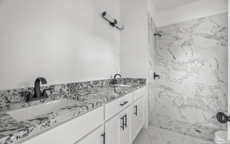 1080 Greenhill Dr, Canyon Lake, TX 78133, 3 Bedrooms Bedrooms, ,2 BathroomsBathrooms,Residential,For Sale,1080 Greenhill Dr,0,1914095