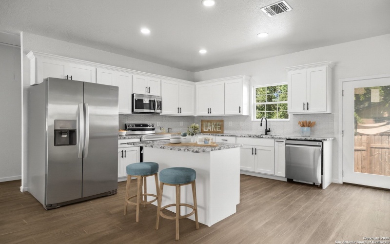 1080 Greenhill Dr, Canyon Lake, TX 78133, 3 Bedrooms Bedrooms, ,2 BathroomsBathrooms,Residential,For Sale,1080 Greenhill Dr,0,1914095