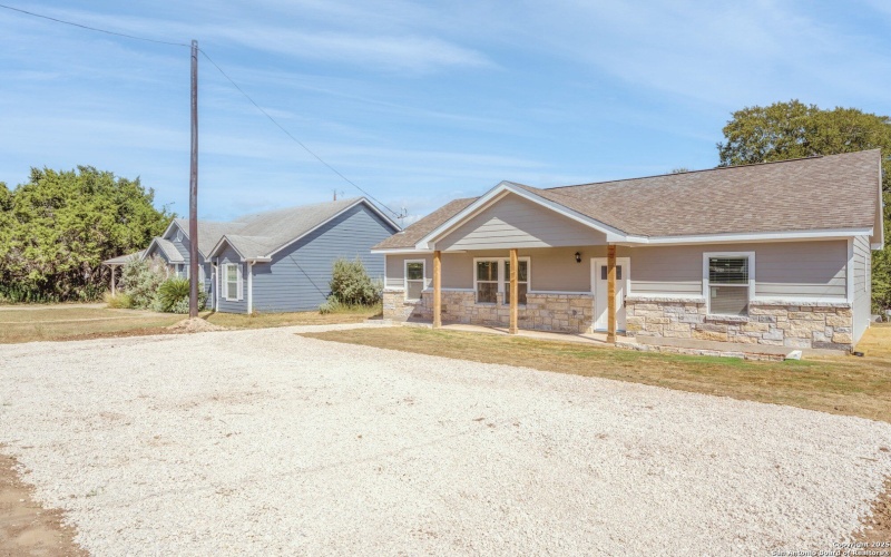 1130 Greenhill Dr, Canyon Lake, TX 78133, 3 Bedrooms Bedrooms, ,2 BathroomsBathrooms,Residential,For Sale,1130 Greenhill Dr,0,1914112