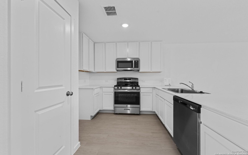 7330 Brownleaf dr, San Antonio, TX 78227, 4 Bedrooms Bedrooms, ,2 BathroomsBathrooms,Residential,For Sale,7330 Brownleaf dr,0,1914508