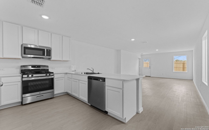 7330 Brownleaf dr, San Antonio, TX 78227, 4 Bedrooms Bedrooms, ,2 BathroomsBathrooms,Residential,For Sale,7330 Brownleaf dr,0,1914508