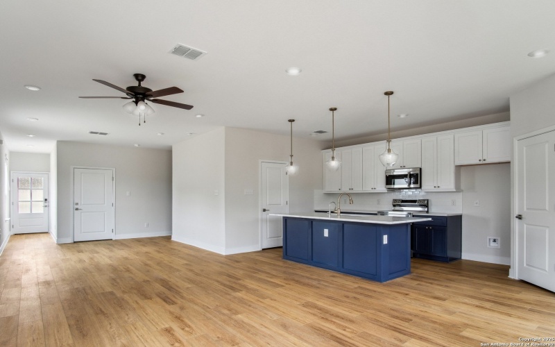 8907 SUMMERWOOD BEND, San Antonio, TX 78254, 4 Habitaciones Habitaciones , ,2 BañosBaños,Residential,En Venta,8907 SUMMERWOOD BEND,0,1914953