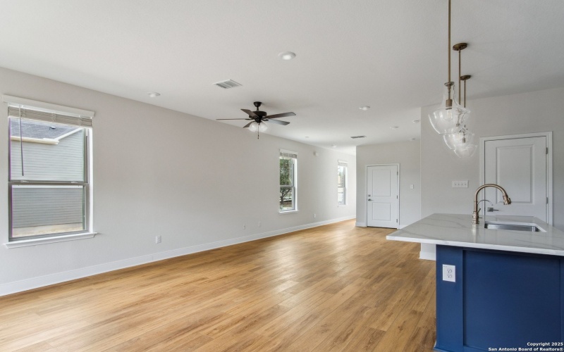 8907 SUMMERWOOD BEND, San Antonio, TX 78254, 4 Habitaciones Habitaciones , ,2 BañosBaños,Residential,En Venta,8907 SUMMERWOOD BEND,0,1914953