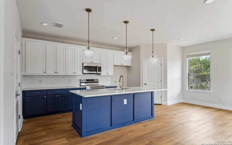 8907 SUMMERWOOD BEND, San Antonio, TX 78254, 4 Habitaciones Habitaciones , ,2 BañosBaños,Residential,En Venta,8907 SUMMERWOOD BEND,0,1914953