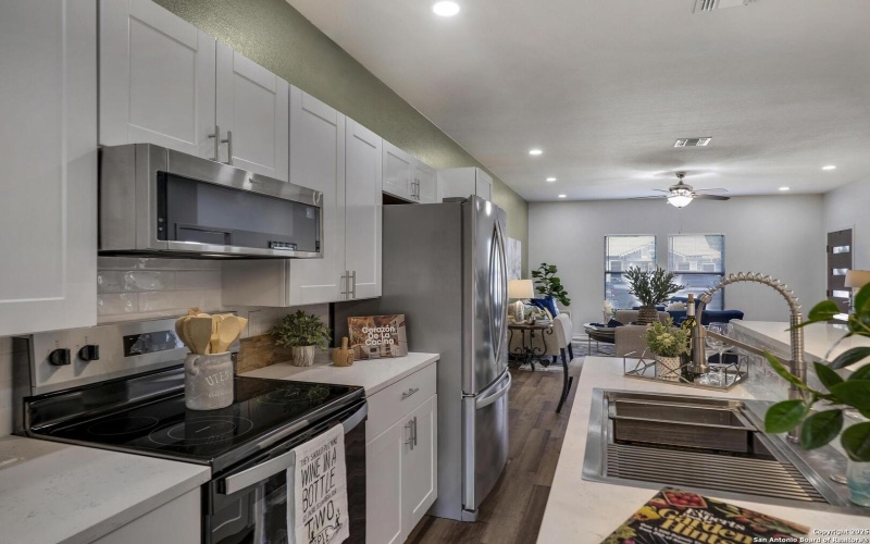 330 Walton Ave, San Antonio, TX 78225, 4 Habitaciones Habitaciones , ,2 BañosBaños,Residential,En Venta,330 Walton Ave,0,1916283