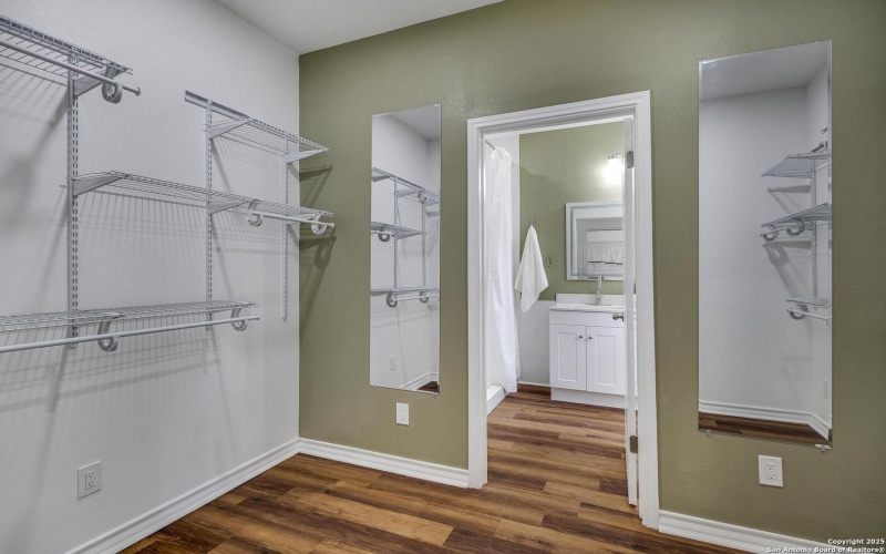 330 Walton Ave, San Antonio, TX 78225, 4 Habitaciones Habitaciones , ,2 BañosBaños,Residential,En Venta,330 Walton Ave,0,1916283