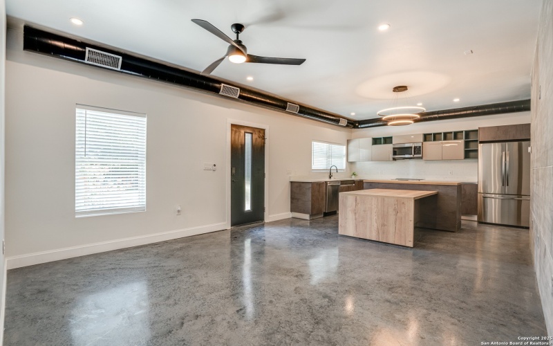 811 Montana St, San Antonio, TX 78203, ,Residential Multi Family,En Venta,811 Montana St,0,1913998