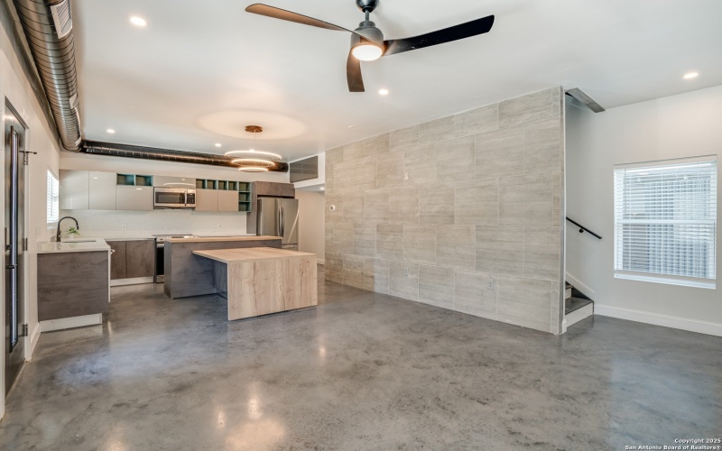 811 Montana St, San Antonio, TX 78203, ,Residential Multi Family,En Venta,811 Montana St,0,1913998