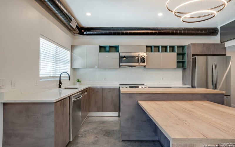 811 Montana St, San Antonio, TX 78203, ,Residential Multi Family,En Venta,811 Montana St,0,1913998