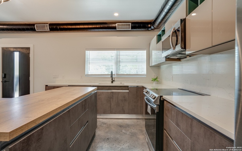 811 Montana St, San Antonio, TX 78203, ,Residential Multi Family,En Venta,811 Montana St,0,1913998