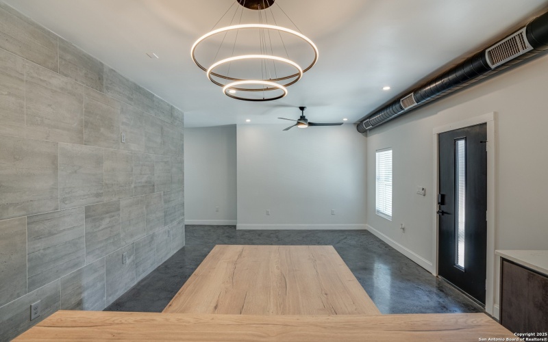 811 Montana St, San Antonio, TX 78203, ,Residential Multi Family,En Venta,811 Montana St,0,1913998