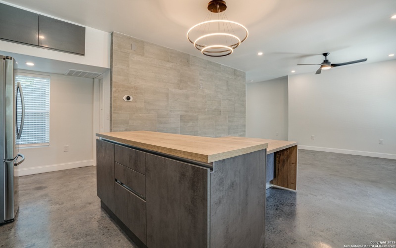 811 Montana St, San Antonio, TX 78203, ,Residential Multi Family,En Venta,811 Montana St,0,1913998