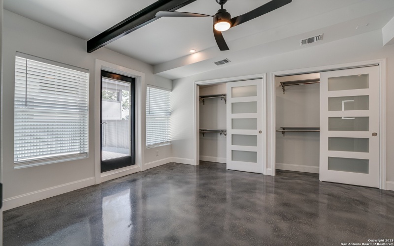 811 Montana St, San Antonio, TX 78203, ,Residential Multi Family,En Venta,811 Montana St,0,1913998