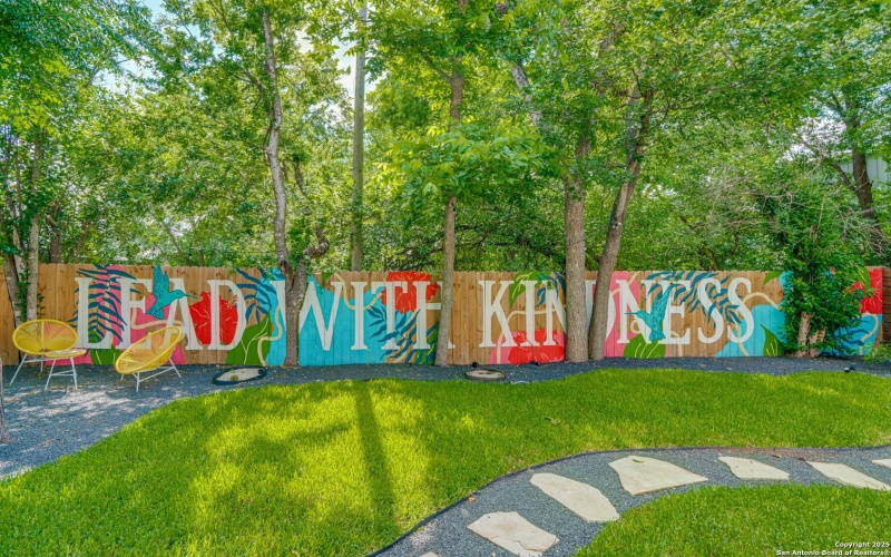 811 Montana St, San Antonio, TX 78203, ,Residential Multi Family,En Venta,811 Montana St,0,1913998