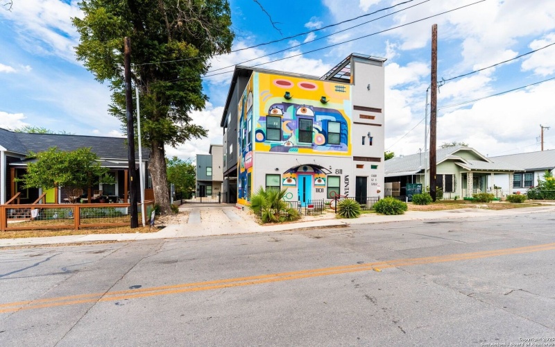 811 Montana St, San Antonio, TX 78203, ,Residential Multi Family,En Venta,811 Montana St,0,1913998