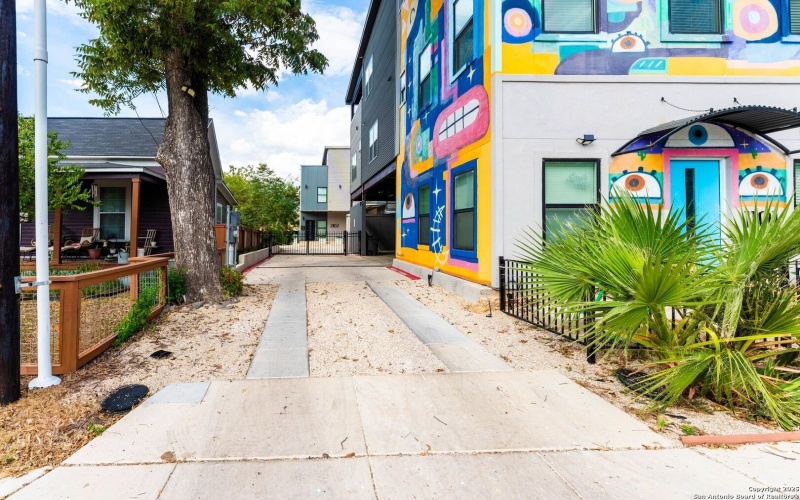 811 Montana St, San Antonio, TX 78203, ,Residential Multi Family,En Venta,811 Montana St,0,1913998