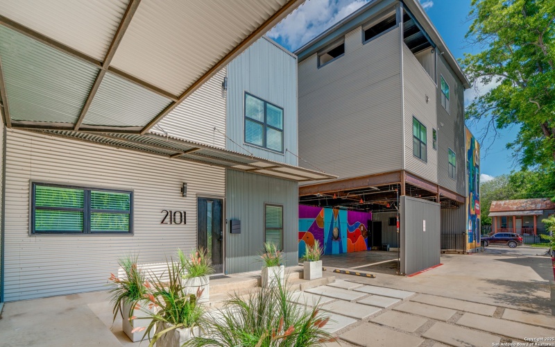 811 Montana St, San Antonio, TX 78203, ,Residential Multi Family,En Venta,811 Montana St,0,1913998