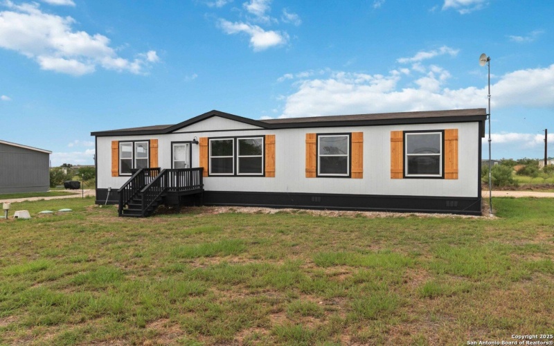 1700 Sandbranch Rd, Bigfoot, TX 78005, 3 Bedrooms Bedrooms, ,2 BathroomsBathrooms,Residential,For Sale,1700 Sandbranch Rd,0,1922487