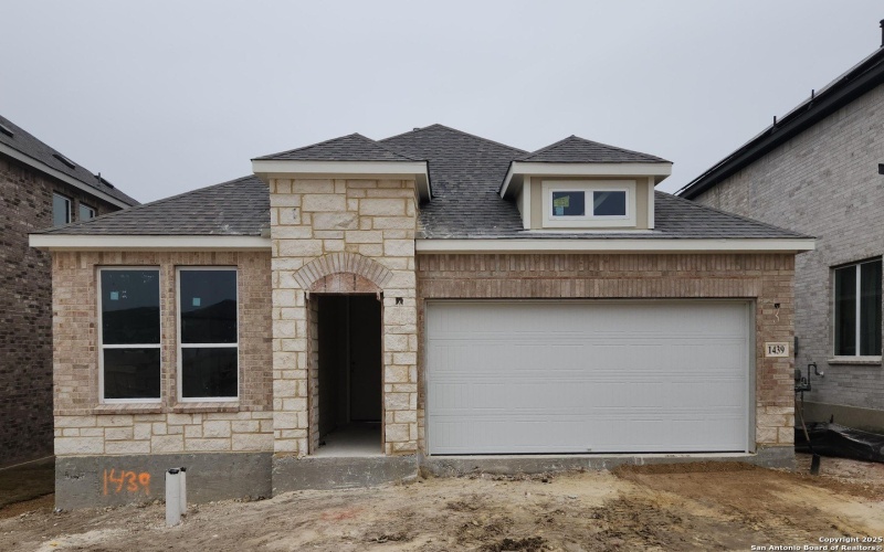 1439 Lockett Falls, San Antonio, TX 78245, 4 Bedrooms Bedrooms, ,3 BathroomsBathrooms,Residential,For Sale,1439 Lockett Falls,0,1926676
