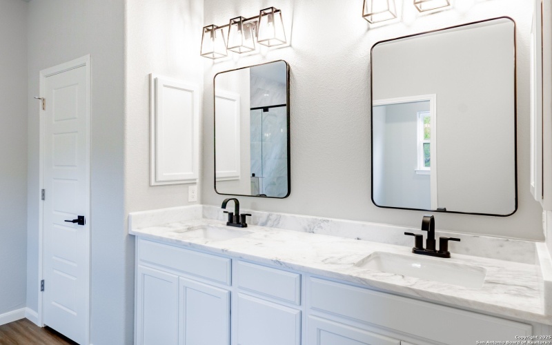 1841 Cottonwood, Fischer, TX 78623, 4 Habitaciones Habitaciones , ,2 BañosBaños,Residential,En Venta,1841 Cottonwood,0,1926688