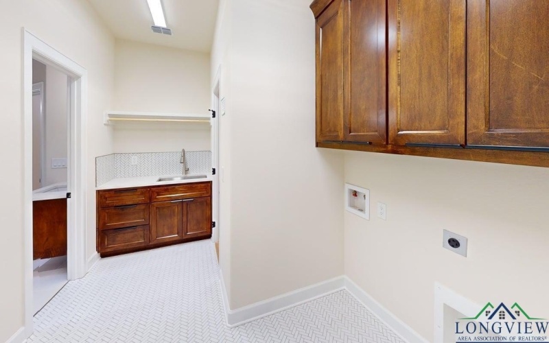 2509 WINDMILL LANE, Longview, TX 75601, 4 Bedrooms Bedrooms, ,2 BathroomsBathrooms,Residential,For Sale,2509 WINDMILL LANE,0,20241731