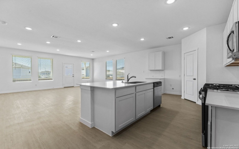 748 Horsetail Ln, New Braunfels, TX 78132, 4 Bedrooms Bedrooms, ,3 BathroomsBathrooms,Residential,For Sale,748 Horsetail Ln,0,1919739