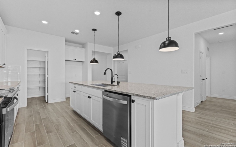 4014 Paddock Trl, Seguin, TX 78155, 3 Habitaciones Habitaciones , ,2 BañosBaños,Residential,En Venta,4014 Paddock Trl,0,1923750