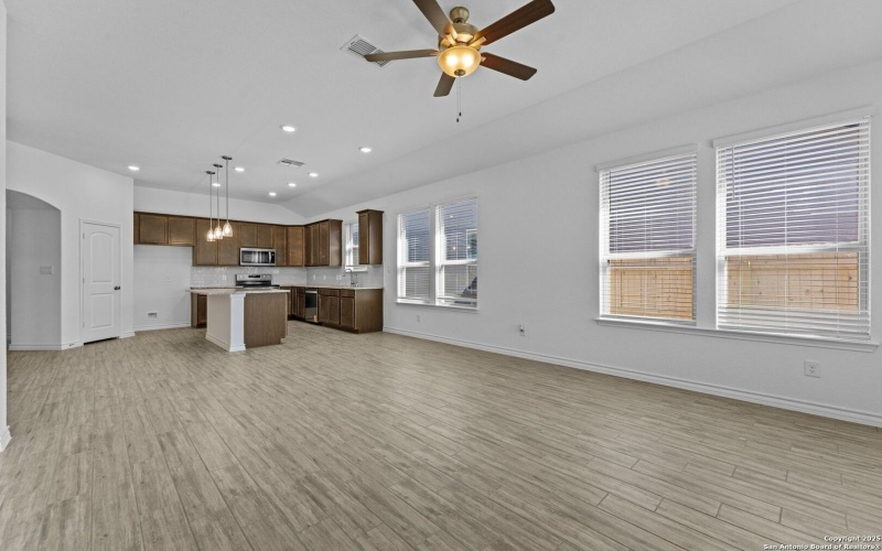 4040 Paddock Trl, Seguin, TX 78155, 3 Habitaciones Habitaciones , ,2 BañosBaños,Residential,En Venta,4040 Paddock Trl,0,1923827