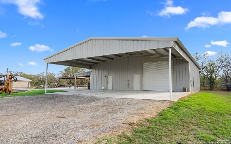 731 County Road 356, Adkins, TX 78101, 3 Bedrooms Bedrooms, ,3 BathroomsBathrooms,Residential,For Sale,731 County Road 356,0,1926029