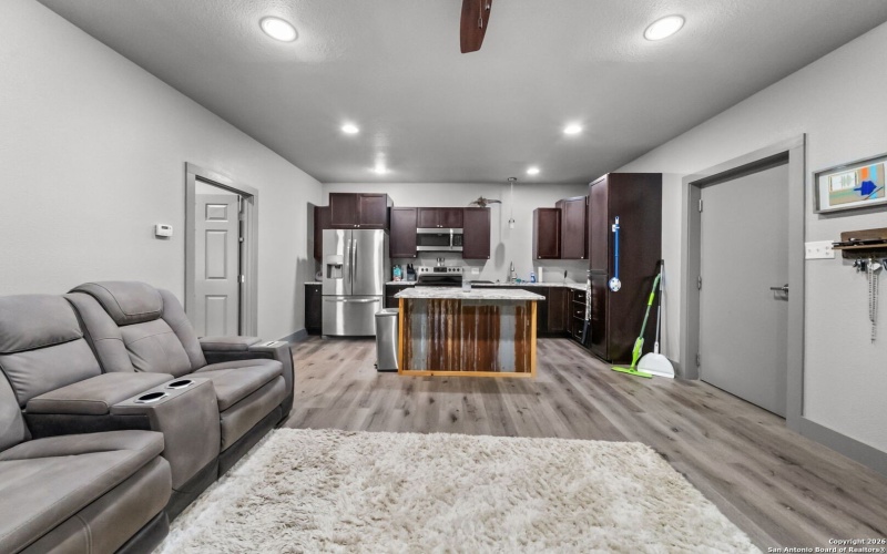 731 County Road 356, Adkins, TX 78101, 3 Habitaciones Habitaciones , ,3 BañosBaños,Residential,En Venta,731 County Road 356,0,1926029