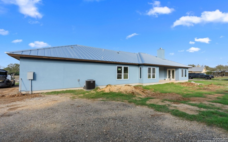 731 County Road 356, Adkins, TX 78101, 3 Bedrooms Bedrooms, ,3 BathroomsBathrooms,Residential,For Sale,731 County Road 356,0,1926029