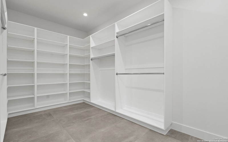 11019 Porter Springs, San Antonio, TX 78255, 4 Bedrooms Bedrooms, ,5 BathroomsBathrooms,Residential,For Sale,11019 Porter Springs,0,1918721