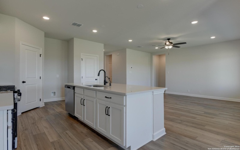 141 Beveridge Rd, Seguin, TX 78155, 3 Habitaciones Habitaciones , ,2 BañosBaños,Residential,En Venta,141 Beveridge Rd,0,1921034