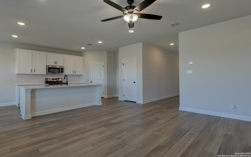 141 Beveridge Rd, Seguin, TX 78155, 3 Habitaciones Habitaciones , ,2 BañosBaños,Residential,En Venta,141 Beveridge Rd,0,1921034