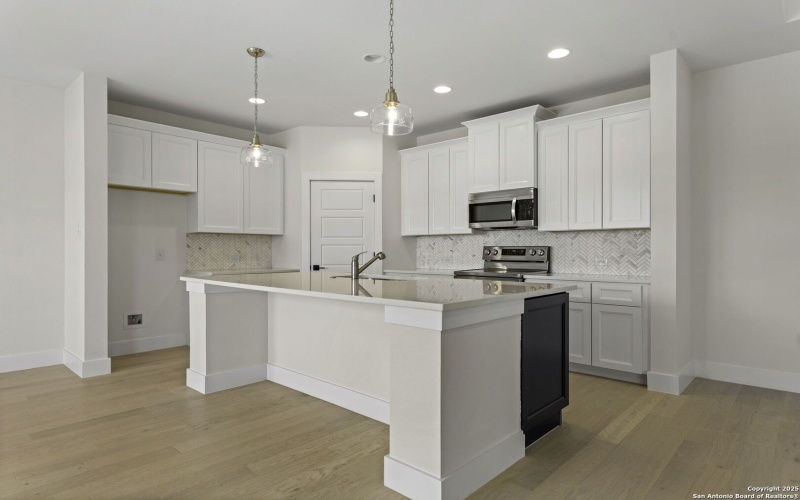 1901 N Chateau Lane, Kerrville, TX 78028, 2 Bedrooms Bedrooms, ,2 BathroomsBathrooms,Residential,For Sale,1901 N Chateau Lane,0,1921498