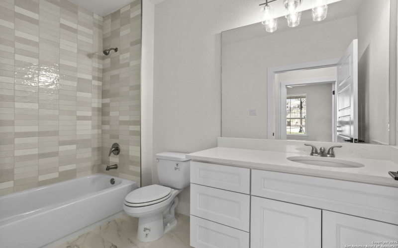 1901 N Chateau Lane, Kerrville, TX 78028, 2 Bedrooms Bedrooms, ,2 BathroomsBathrooms,Residential,For Sale,1901 N Chateau Lane,0,1921498