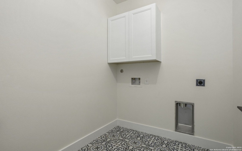 1901 N Chateau Lane, Kerrville, TX 78028, 2 Bedrooms Bedrooms, ,2 BathroomsBathrooms,Residential,For Sale,1901 N Chateau Lane,0,1921498