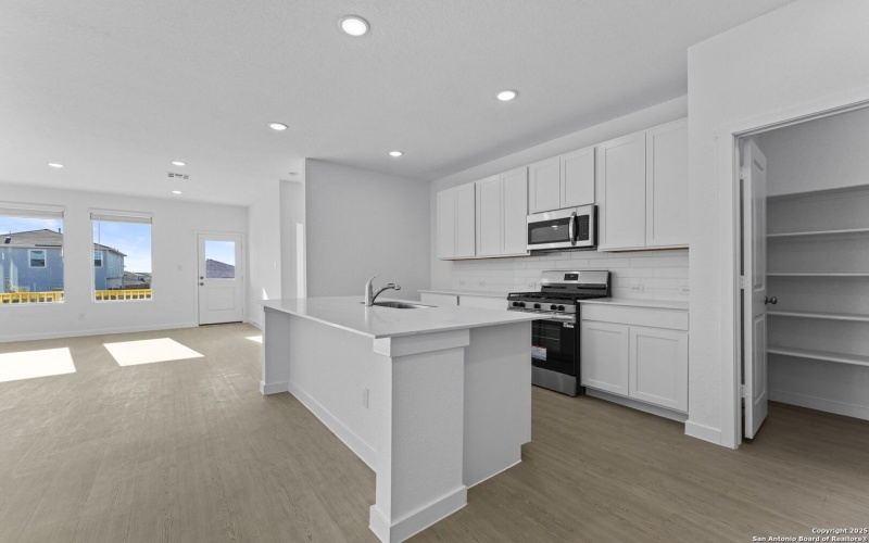 740 Horsetail Ln, New Braunfels, TX 78130, 4 Habitaciones Habitaciones , ,3 BañosBaños,Residential,En Venta,740 Horsetail Ln,0,1922745