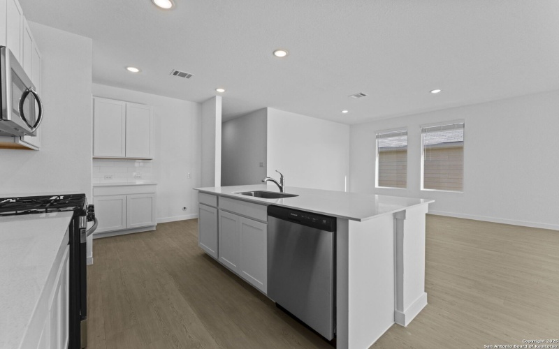 740 Horsetail Ln, New Braunfels, TX 78130, 4 Habitaciones Habitaciones , ,3 BañosBaños,Residential,En Venta,740 Horsetail Ln,0,1922745